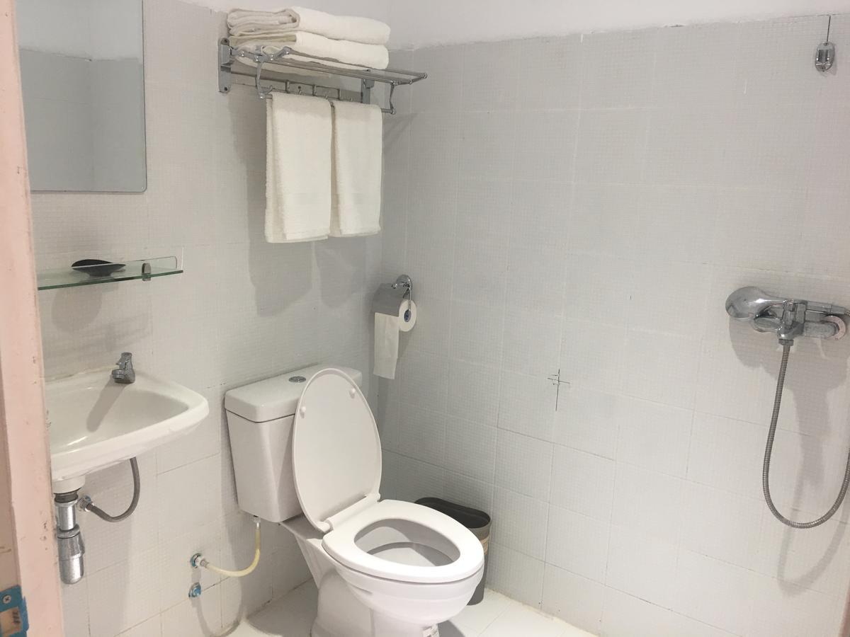 Roly Airport Residence Янгон Екстер'єр фото